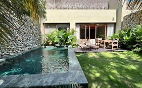Villa Privada en Naio Palomino